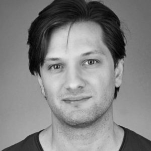 Porträt von Chris Böhm, Experte für KI-gestützte UX/UI und Entwicklung